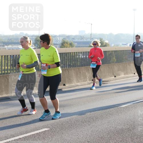 03.10.2025 - Köhlbrandbrückenlauf Lena Gebhardt http://msf.ph/oto/9042761 03.10.2025 09:26:14 Position 1 50 meine-sportfotos.de