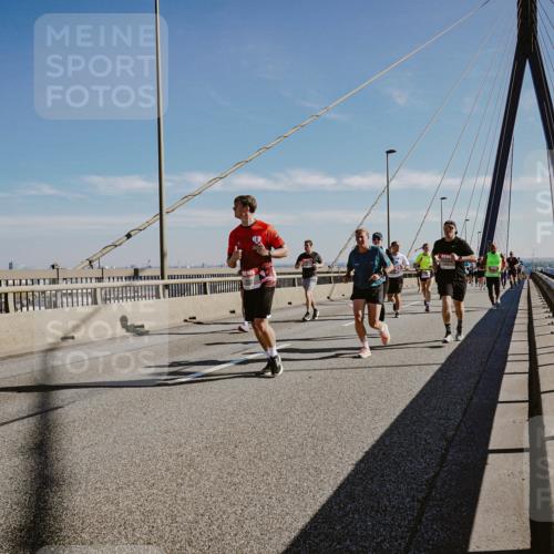 03.10.2025 - Köhlbrandbrückenlauf Michael Burmester http://msf.ph/oto/9042774 03.10.2025 12:24:11 Position 1  meine-sportfotos.de