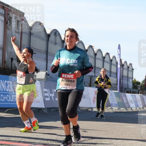 03.10.2025 - Köhlbrandbrückenlauf Luisa Fischer http://msf.ph/oto/9042775 03.10.2025 13:37:12 Ziel 5143, 5262, 5303, 5466, 5507, 5576, 6104, 6380, 6381, 6521 meine-sportfotos.de