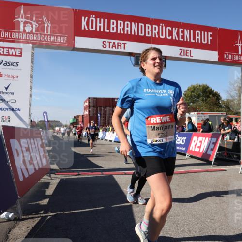 03.10.2025 - Köhlbrandbrückenlauf Lena Gebhardt http://msf.ph/oto/9042779 03.10.2025 13:18:27 Ziel 4154, 4280, 4341, 4560, 4760, 4819, 4826, 4882, 5192, 5379, 5440, 5691, 5722, 5816, 6001, 6084, 6700 meine-sportfotos.de