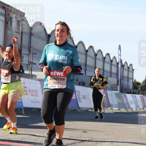 03.10.2025 - Köhlbrandbrückenlauf Luisa Fischer http://msf.ph/oto/9042782 03.10.2025 13:37:12 Ziel 5143, 5262, 5303, 5466, 5507, 5576, 6104, 6380, 6381, 6521 meine-sportfotos.de
