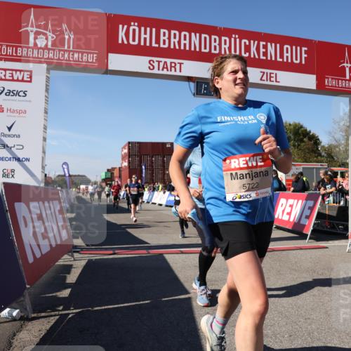 03.10.2025 - Köhlbrandbrückenlauf Lena Gebhardt http://msf.ph/oto/9042786 03.10.2025 13:18:27 Ziel 4154, 4280, 4341, 4560, 4760, 4819, 4826, 4882, 5192, 5379, 5440, 5691, 5722, 5816, 6001, 6084, 6700 meine-sportfotos.de