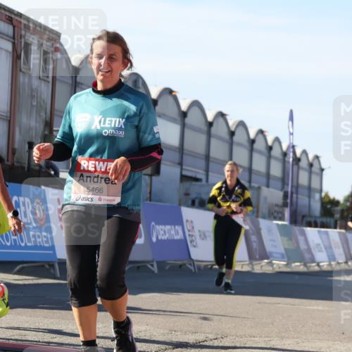 03.10.2025 - Köhlbrandbrückenlauf Luisa Fischer http://msf.ph/oto/9042787 03.10.2025 13:37:13 Ziel 5143, 5262, 5303, 5466, 5507, 5576, 6104, 6380, 6381, 6521 meine-sportfotos.de