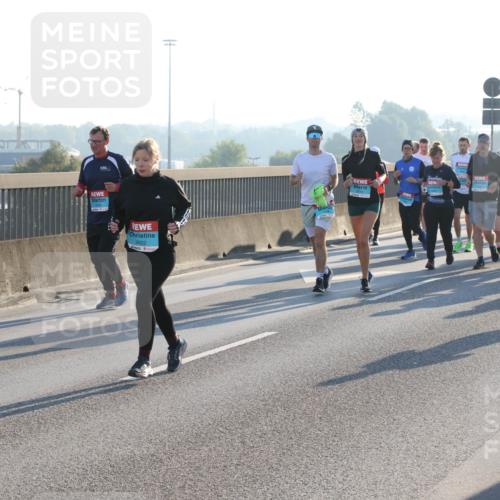 03.10.2025 - Köhlbrandbrückenlauf Lena Gebhardt http://msf.ph/oto/9042788 03.10.2025 09:26:15 Position 1 2622 meine-sportfotos.de
