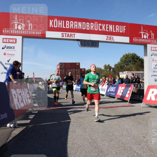 03.10.2025 - Köhlbrandbrückenlauf Lena Gebhardt http://msf.ph/oto/9042793 03.10.2025 12:59:14 Ziel 4164, 4226, 4371, 4441, 5967, 6036, 6154, 6329, 6390, 6391, 6478, 6484, 6493, 6609 meine-sportfotos.de