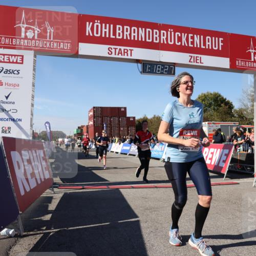 03.10.2025 - Köhlbrandbrückenlauf Lena Gebhardt http://msf.ph/oto/9042795 03.10.2025 13:18:27 Ziel 4154, 4280, 4341, 4560, 4760, 4819, 4826, 4882, 5192, 5379, 5440, 5691, 5722, 5816, 6001, 6084, 6700 meine-sportfotos.de