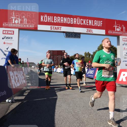 03.10.2025 - Köhlbrandbrückenlauf Lena Gebhardt http://msf.ph/oto/9042814 03.10.2025 12:59:15 Ziel 4164, 4226, 4371, 4441, 5967, 6036, 6154, 6329, 6390, 6391, 6478, 6484, 6493, 6609 meine-sportfotos.de