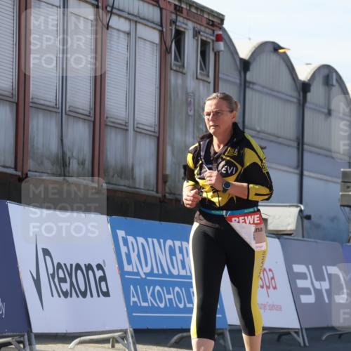 03.10.2025 - Köhlbrandbrückenlauf Luisa Fischer http://msf.ph/oto/9042815 03.10.2025 13:37:16 Ziel 5143, 5262, 5303, 5466, 5507, 5576, 6104, 6380, 6381, 6521 meine-sportfotos.de