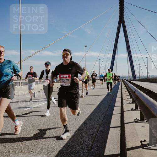 03.10.2025 - Köhlbrandbrückenlauf Michael Burmester http://msf.ph/oto/9042818 03.10.2025 12:24:12 Position 1 5747 meine-sportfotos.de