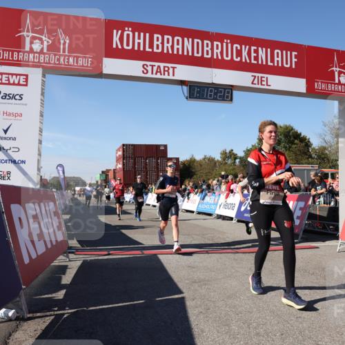 03.10.2025 - Köhlbrandbrückenlauf Lena Gebhardt http://msf.ph/oto/9042825 03.10.2025 13:18:28 Ziel 4154, 4280, 4341, 4560, 4760, 4819, 4826, 4882, 5178, 5192, 5379, 5440, 5691, 5722, 5816, 6084, 6700 meine-sportfotos.de
