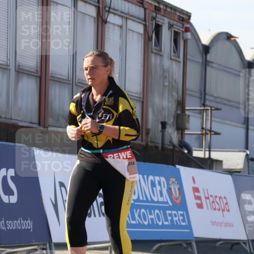 03.10.2025 - Köhlbrandbrückenlauf Luisa Fischer http://msf.ph/oto/9042827 03.10.2025 13:37:16 Ziel 5143, 5262, 5303, 5466, 5507, 5576, 6104, 6380, 6381, 6521 meine-sportfotos.de