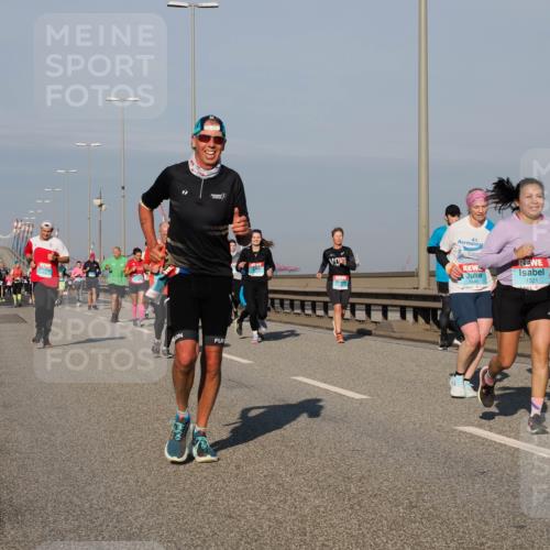 03.10.2025 - Köhlbrandbrückenlauf Fabian Wolf http://msf.ph/oto/9042833 03.10.2025 09:56:08 Position 3 3352, 1640, 1521 meine-sportfotos.de