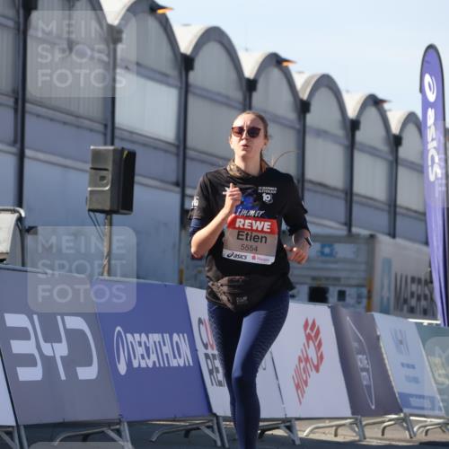 03.10.2025 - Köhlbrandbrückenlauf Luisa Fischer http://msf.ph/oto/9042843 03.10.2025 13:37:19 Ziel 5143, 5241, 5262, 5303, 5466, 5554, 5576, 6000, 6380, 6381, 6521 meine-sportfotos.de