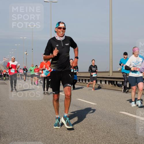 03.10.2025 - Köhlbrandbrückenlauf Fabian Wolf http://msf.ph/oto/9042846 03.10.2025 09:56:08 Position 3 1521 meine-sportfotos.de