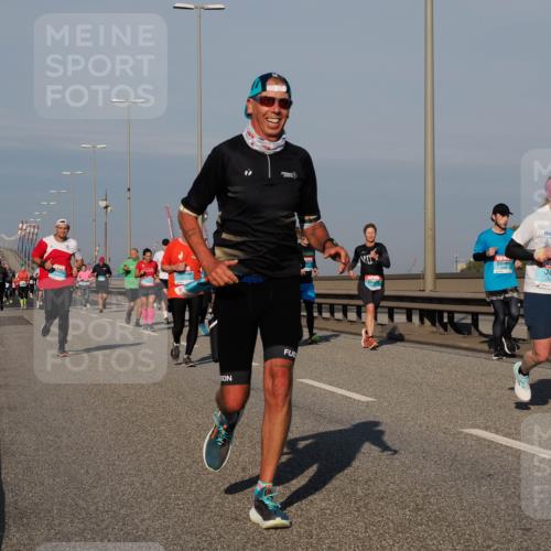 03.10.2025 - Köhlbrandbrückenlauf Fabian Wolf http://msf.ph/oto/9042853 03.10.2025 09:56:09 Position 3 3394, 1640, 15 meine-sportfotos.de