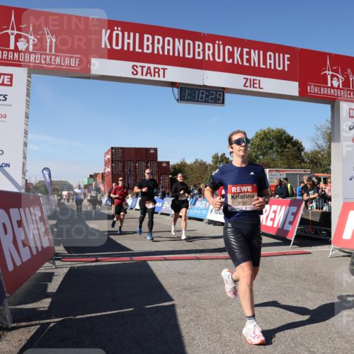 03.10.2025 - Köhlbrandbrückenlauf Lena Gebhardt http://msf.ph/oto/9042861 03.10.2025 13:18:30 Ziel 4154, 4280, 4341, 4560, 4760, 4819, 4826, 4882, 5178, 5192, 5379, 5440, 5722, 5816, 6084, 6700, 6758 meine-sportfotos.de