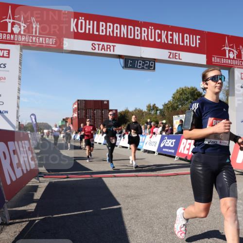 03.10.2025 - Köhlbrandbrückenlauf Lena Gebhardt http://msf.ph/oto/9042866 03.10.2025 13:18:30 Ziel 4154, 4280, 4341, 4560, 4760, 4819, 4826, 4882, 5178, 5192, 5379, 5440, 5722, 5816, 6084, 6700, 6758 meine-sportfotos.de