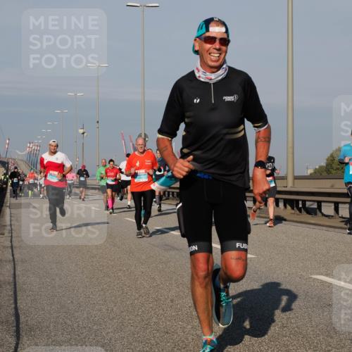 03.10.2025 - Köhlbrandbrückenlauf Fabian Wolf http://msf.ph/oto/9042868 03.10.2025 09:56:09 Position 3 41, 3394, 1640 meine-sportfotos.de