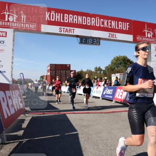 03.10.2025 - Köhlbrandbrückenlauf Lena Gebhardt http://msf.ph/oto/9042873 03.10.2025 13:18:30 Ziel 4154, 4280, 4341, 4560, 4760, 4819, 4826, 4882, 5178, 5192, 5379, 5440, 5722, 5816, 6084, 6700, 6758 meine-sportfotos.de