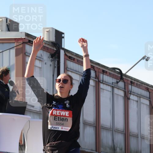 03.10.2025 - Köhlbrandbrückenlauf Luisa Fischer http://msf.ph/oto/9042884 03.10.2025 13:37:22 Ziel 5143, 5190, 5241, 5466, 5554, 5576, 6000, 6521 meine-sportfotos.de