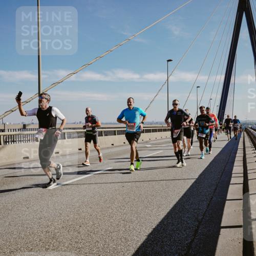03.10.2025 - Köhlbrandbrückenlauf Michael Burmester http://msf.ph/oto/9042886 03.10.2025 12:24:17 Position 1  meine-sportfotos.de