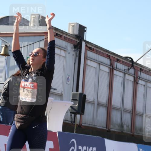 03.10.2025 - Köhlbrandbrückenlauf Luisa Fischer http://msf.ph/oto/9042888 03.10.2025 13:37:22 Ziel 5143, 5190, 5241, 5466, 5554, 5576, 6000, 6521 meine-sportfotos.de