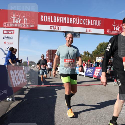 03.10.2025 - Köhlbrandbrückenlauf Lena Gebhardt http://msf.ph/oto/9042889 03.10.2025 12:59:17 Ziel 4108, 4164, 4226, 4371, 4441, 4940, 5967, 6036, 6154, 6390, 6391, 6478, 6484, 6493, 6609 meine-sportfotos.de