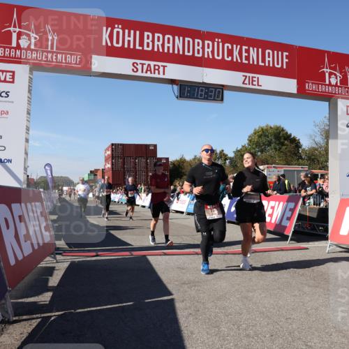 03.10.2025 - Köhlbrandbrückenlauf Lena Gebhardt http://msf.ph/oto/9042893 03.10.2025 13:18:31 Ziel 4154, 4280, 4341, 4560, 4760, 4796, 4819, 4826, 4882, 5178, 5192, 5379, 5440, 5722, 6084, 6700, 6758 meine-sportfotos.de