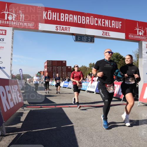 03.10.2025 - Köhlbrandbrückenlauf Lena Gebhardt http://msf.ph/oto/9042907 03.10.2025 13:18:31 Ziel 4154, 4280, 4341, 4560, 4760, 4796, 4819, 4826, 4882, 5178, 5192, 5379, 5440, 5722, 6084, 6700, 6758 meine-sportfotos.de