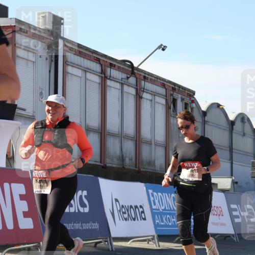 03.10.2025 - Köhlbrandbrückenlauf Luisa Fischer http://msf.ph/oto/9042908 03.10.2025 13:37:25 Ziel 5143, 5190, 5241, 5554, 6000, 6133 meine-sportfotos.de