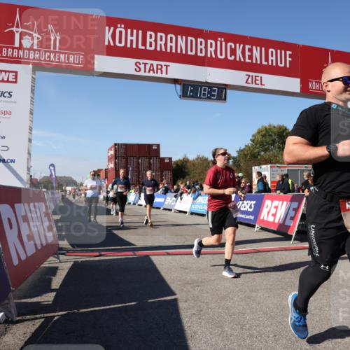 03.10.2025 - Köhlbrandbrückenlauf Lena Gebhardt http://msf.ph/oto/9042914 03.10.2025 13:18:32 Ziel 4154, 4280, 4341, 4560, 4606, 4760, 4796, 4819, 4826, 4882, 5178, 5192, 5440, 5722, 6084, 6700, 6758 meine-sportfotos.de