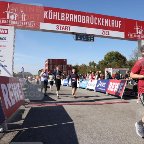 03.10.2025 - Köhlbrandbrückenlauf Lena Gebhardt http://msf.ph/oto/9042940 03.10.2025 13:18:33 Ziel 4154, 4280, 4341, 4560, 4606, 4760, 4796, 4819, 4826, 4882, 5178, 5192, 5722, 6084, 6700, 6758 meine-sportfotos.de