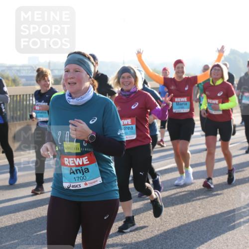03.10.2025 - Köhlbrandbrückenlauf Lena Gebhardt http://msf.ph/oto/9042943 03.10.2025 09:26:20 Position 1 1700, 3, 2058 meine-sportfotos.de