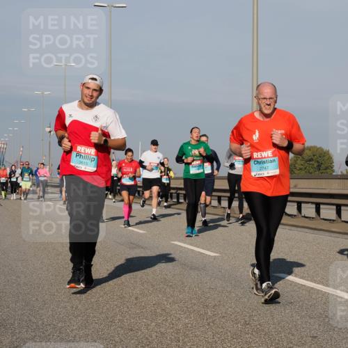 03.10.2025 - Köhlbrandbrückenlauf Fabian Wolf http://msf.ph/oto/9042947 03.10.2025 09:56:13 Position 3 3615, 2747, 1829 meine-sportfotos.de