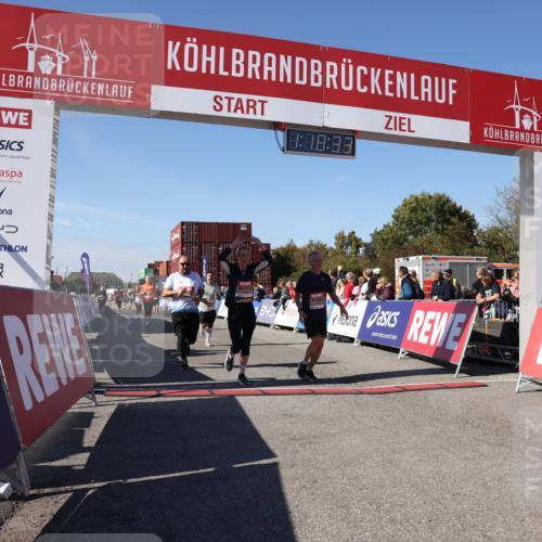 03.10.2025 - Köhlbrandbrückenlauf Lena Gebhardt http://msf.ph/oto/9042952 03.10.2025 13:18:33 Ziel 4154, 4280, 4341, 4560, 4606, 4760, 4796, 4819, 4826, 4882, 5178, 5192, 5722, 6084, 6700, 6758 meine-sportfotos.de