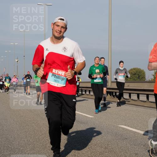 03.10.2025 - Köhlbrandbrückenlauf Fabian Wolf http://msf.ph/oto/9042983 03.10.2025 09:56:14 Position 3 18161, 3615, 3186, 2747 meine-sportfotos.de