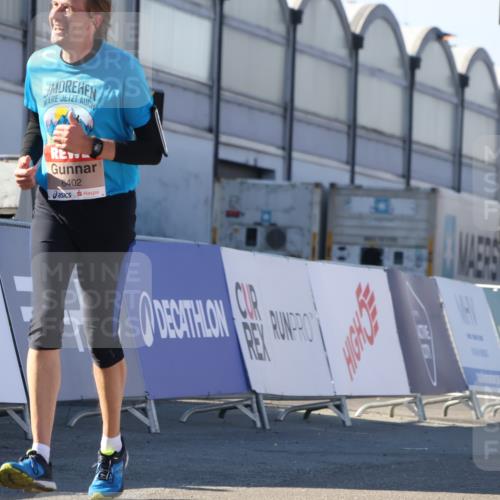 03.10.2025 - Köhlbrandbrückenlauf Luisa Fischer http://msf.ph/oto/9042986 03.10.2025 13:37:33 Ziel 4611, 4863, 5190, 5241, 5550, 5551, 5554, 5756, 6000, 6133, 6402 meine-sportfotos.de