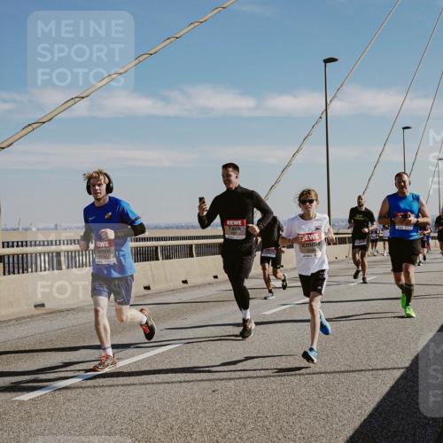 03.10.2025 - Köhlbrandbrückenlauf Michael Burmester http://msf.ph/oto/9043027 03.10.2025 12:24:27 Position 1 5098 meine-sportfotos.de