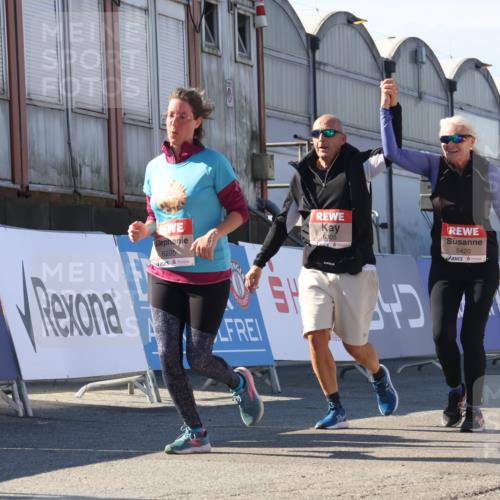 03.10.2025 - Köhlbrandbrückenlauf Luisa Fischer http://msf.ph/oto/9043034 03.10.2025 13:37:46 Ziel 4014, 4611, 4863, 5201, 5305, 5384, 5420, 5756, 6295, 6402 meine-sportfotos.de
