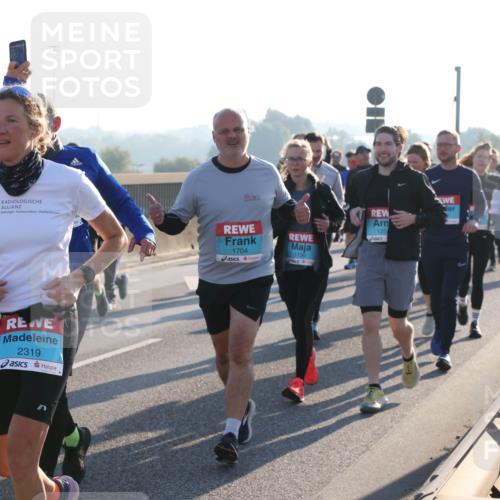 03.10.2025 - Köhlbrandbrückenlauf Lena Gebhardt http://msf.ph/oto/9043051 03.10.2025 09:26:23 Position 1 2319, 1704, 1136, 125 meine-sportfotos.de