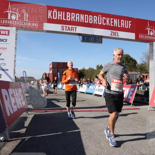 03.10.2025 - Köhlbrandbrückenlauf Lena Gebhardt http://msf.ph/oto/9043060 03.10.2025 13:18:38 Ziel 4154, 4280, 4606, 4796, 4812, 4819, 4826, 4882, 5115, 5178, 6084, 6429, 6500, 6596, 6700, 6758 meine-sportfotos.de