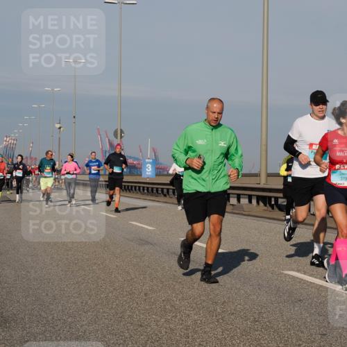 03.10.2025 - Köhlbrandbrückenlauf Fabian Wolf http://msf.ph/oto/9043074 03.10.2025 09:56:17 Position 3 3793 meine-sportfotos.de