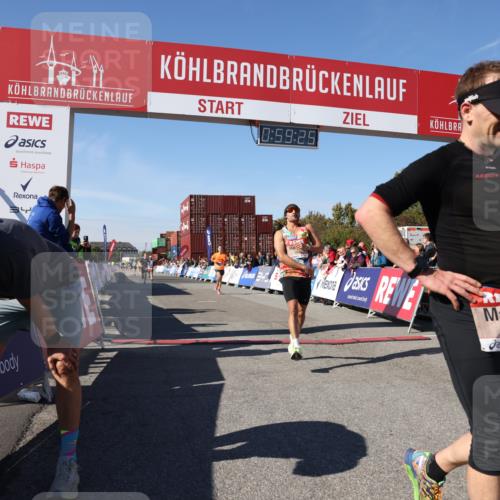 03.10.2025 - Köhlbrandbrückenlauf Lena Gebhardt http://msf.ph/oto/9043077 03.10.2025 12:59:25 Ziel 4108, 4119, 4371, 4441, 4940, 6060, 6154, 6391, 6484, 6609 meine-sportfotos.de