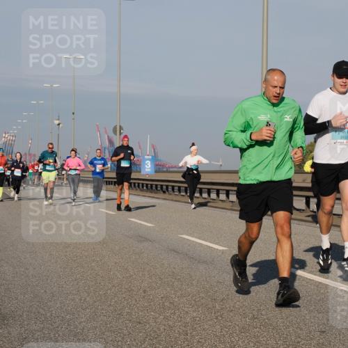 03.10.2025 - Köhlbrandbrückenlauf Fabian Wolf http://msf.ph/oto/9043092 03.10.2025 09:56:18 Position 3 3157 meine-sportfotos.de