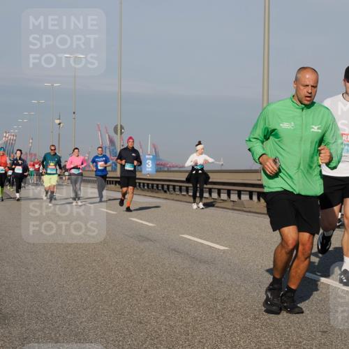 03.10.2025 - Köhlbrandbrückenlauf Fabian Wolf http://msf.ph/oto/9043103 03.10.2025 09:56:18 Position 3 3157 meine-sportfotos.de