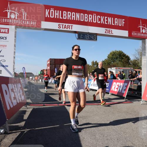 03.10.2025 - Köhlbrandbrückenlauf Lena Gebhardt http://msf.ph/oto/9043107 03.10.2025 13:18:41 Ziel 4606, 4796, 4812, 4826, 5115, 5178, 6084, 6429, 6500, 6556, 6596, 6700, 6758 meine-sportfotos.de