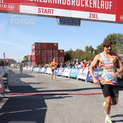 03.10.2025 - Köhlbrandbrückenlauf Lena Gebhardt http://msf.ph/oto/9043117 03.10.2025 12:59:26 Ziel 4108, 4119, 4371, 4441, 4940, 6060, 6154, 6391, 6484, 6609 meine-sportfotos.de