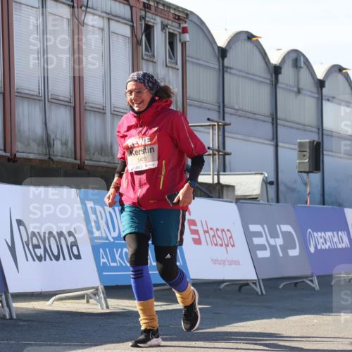 03.10.2025 - Köhlbrandbrückenlauf Luisa Fischer http://msf.ph/oto/9043118 03.10.2025 13:37:59 Ziel 4014, 5305, 5409, 5420 meine-sportfotos.de