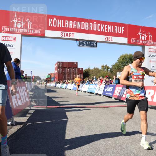 03.10.2025 - Köhlbrandbrückenlauf Lena Gebhardt http://msf.ph/oto/9043126 03.10.2025 12:59:26 Ziel 4108, 4119, 4371, 4441, 4940, 6060, 6154, 6391, 6484, 6609 meine-sportfotos.de