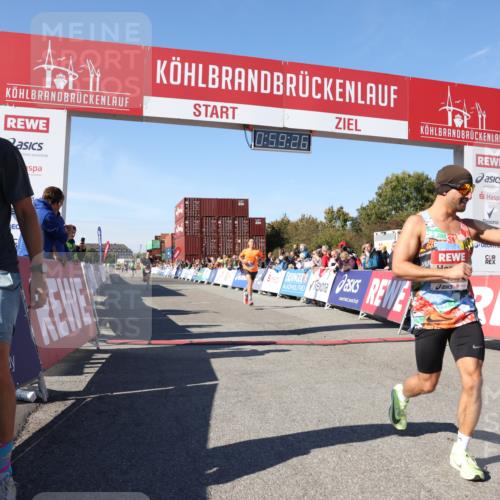 03.10.2025 - Köhlbrandbrückenlauf Lena Gebhardt http://msf.ph/oto/9043130 03.10.2025 12:59:26 Ziel 4108, 4119, 4371, 4441, 4940, 6060, 6154, 6391, 6484, 6609 meine-sportfotos.de